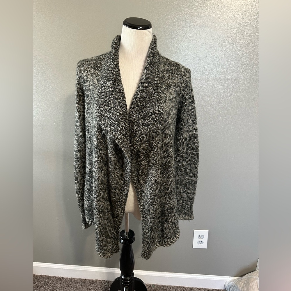 Charlotte Russe women’s size large knit shrug, long sleeve open front sweater‎